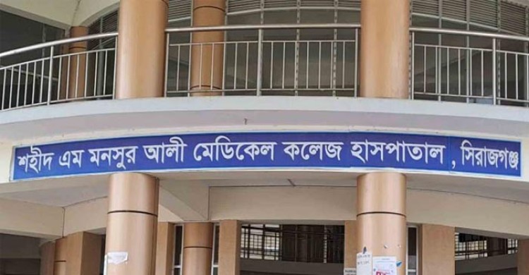 ক্লাসের সময় শিক্ষার্থীকে শিক্ষকের গুলি !